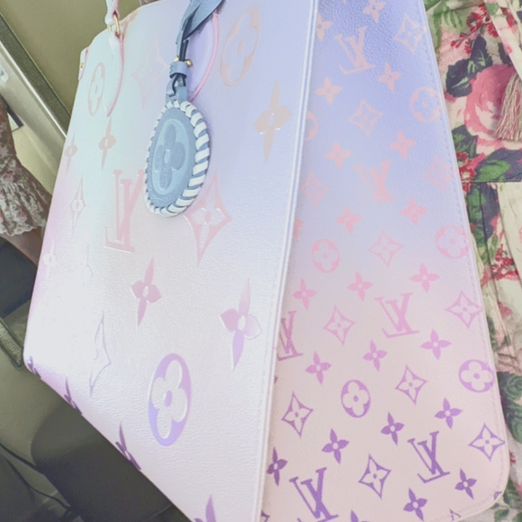 Louis Vuitton OnTheGo GM in LIMITED EDITION Sunrise Pastel NEW in Gift Box - Picture 14 of 16